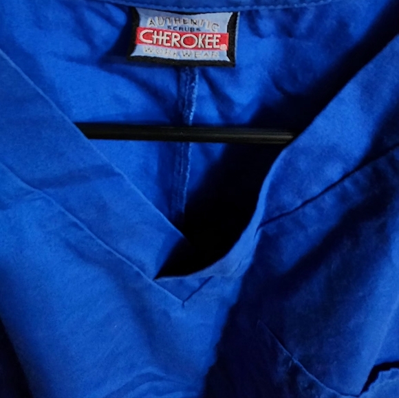 Men's Cherokee Scrub Top - Picture 2 of 2